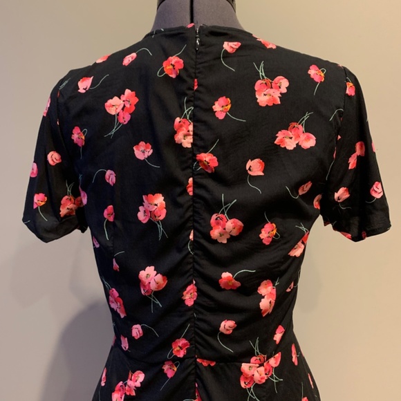 NWT Gap dress with sweet floral print - Picture 4 of 10